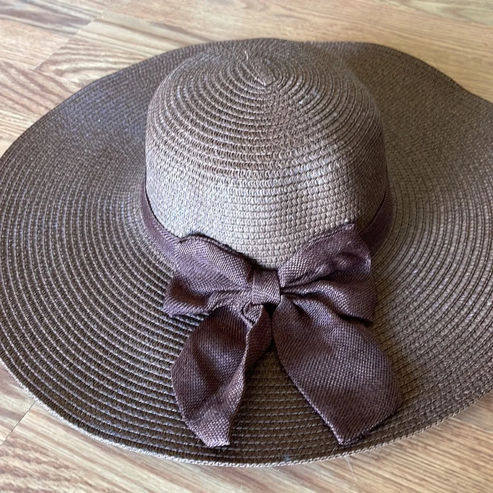 Chocolate brown sun hat - Picture 2 of 3